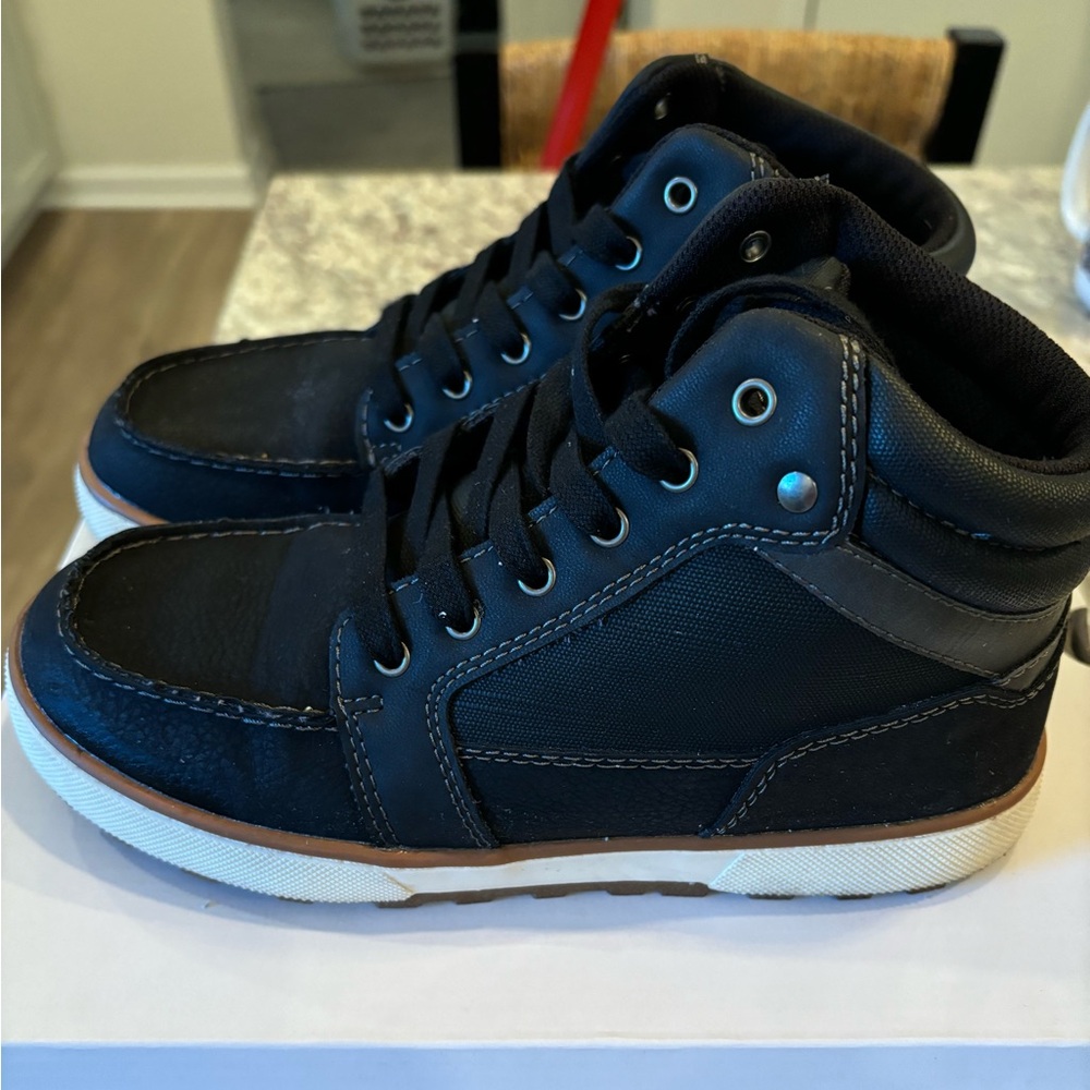Sonoma Boys shoes, size 4